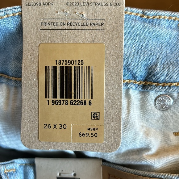 Levi’s Bootcut Jean - Picture 6 of 6